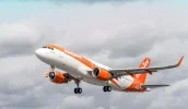 easyjet-250-aircraft-in-air-v1.webp